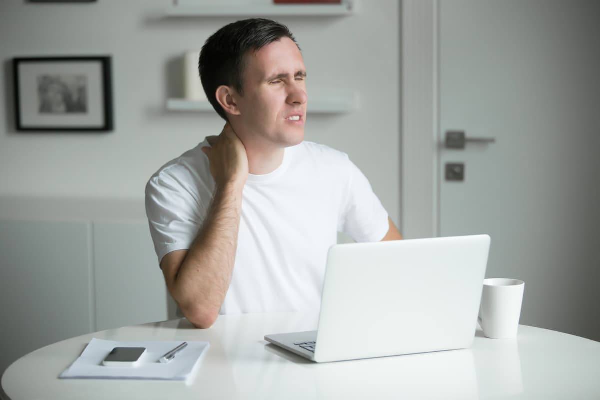 Neck Pain With Swelling: Causes, Symptoms & the Fastest Relief Methods That Work