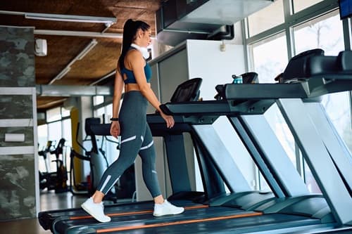 cardio-exercises-at-gym