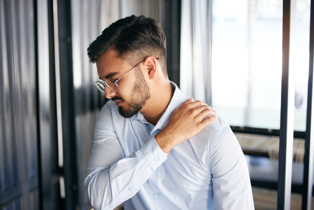 Shoulder Pain: Causes, Symptoms and the Fastest Relief Methods